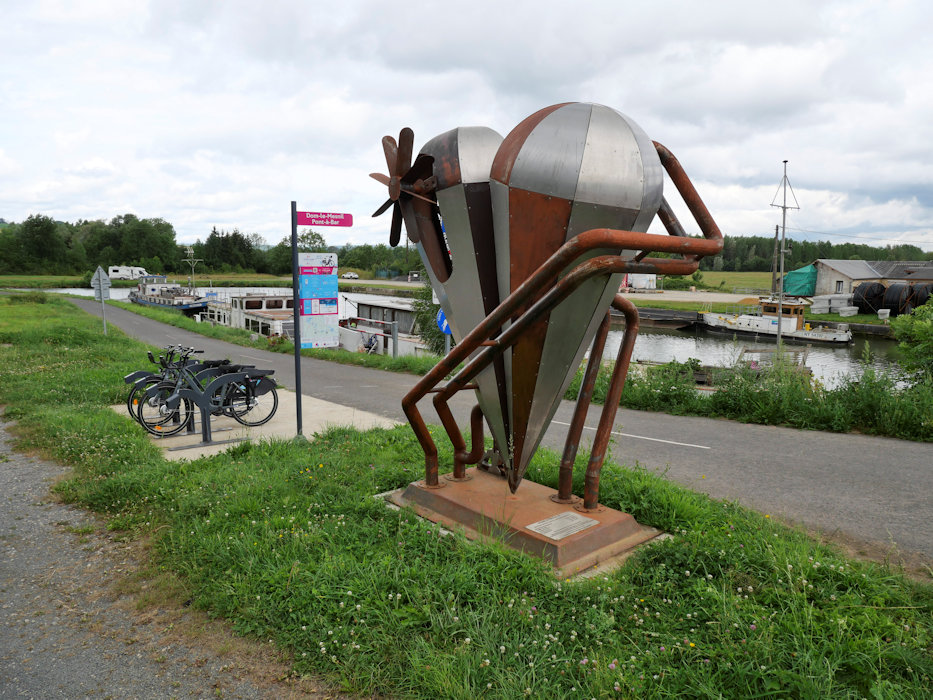 work of art in pont a bar