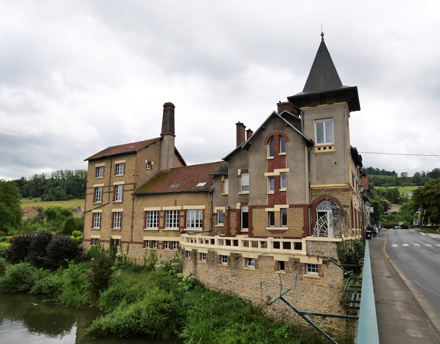 iconic house in donchery