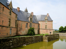 carrouges castle orne 18 - side vieuw with ramp 