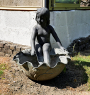 domaine le parc girl statue