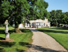 domaine le parc driveway