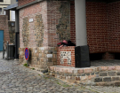 france 2022 - st valery sur somme - exposition building with tired cyclist